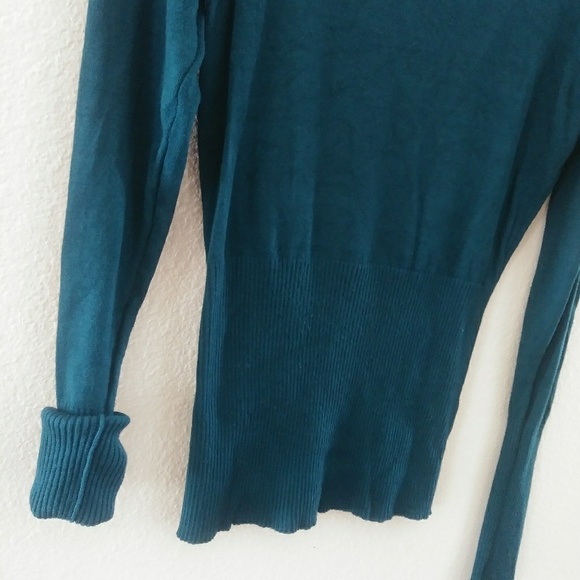 Sweater - Picture 4 of 7